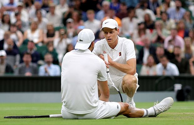 Și Jannik Sinner are probleme! A programat un RMN, participarea în sferturi e incertă