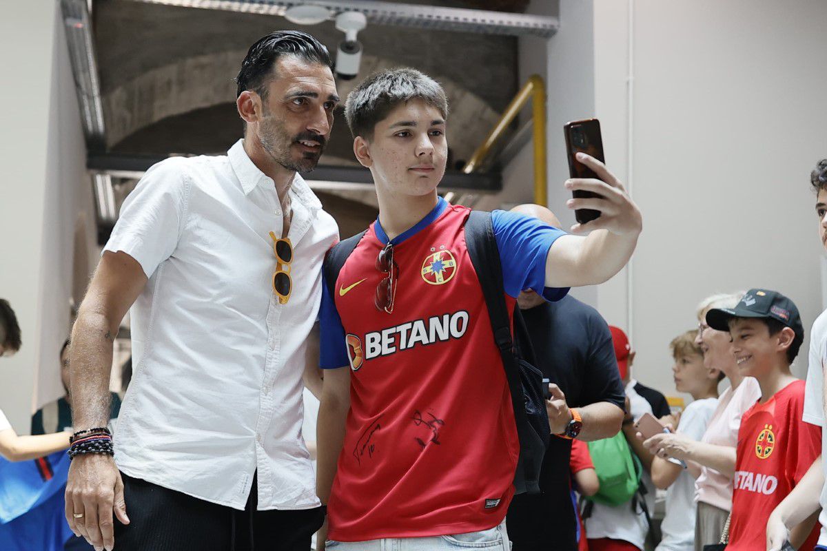 FCSB, conferință de presă și sesiune de autografe la Muzeul Fotbalului