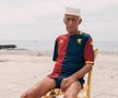 Genoa și-a prezentat noul echipament într-un mod inedit » Ce semnificație aparte are bătrânul din imagine