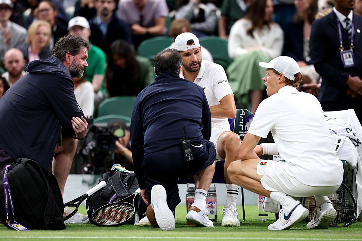 Grigor Dimitrov a abandonat meciul cu Jannik Sinner la Wimbledon