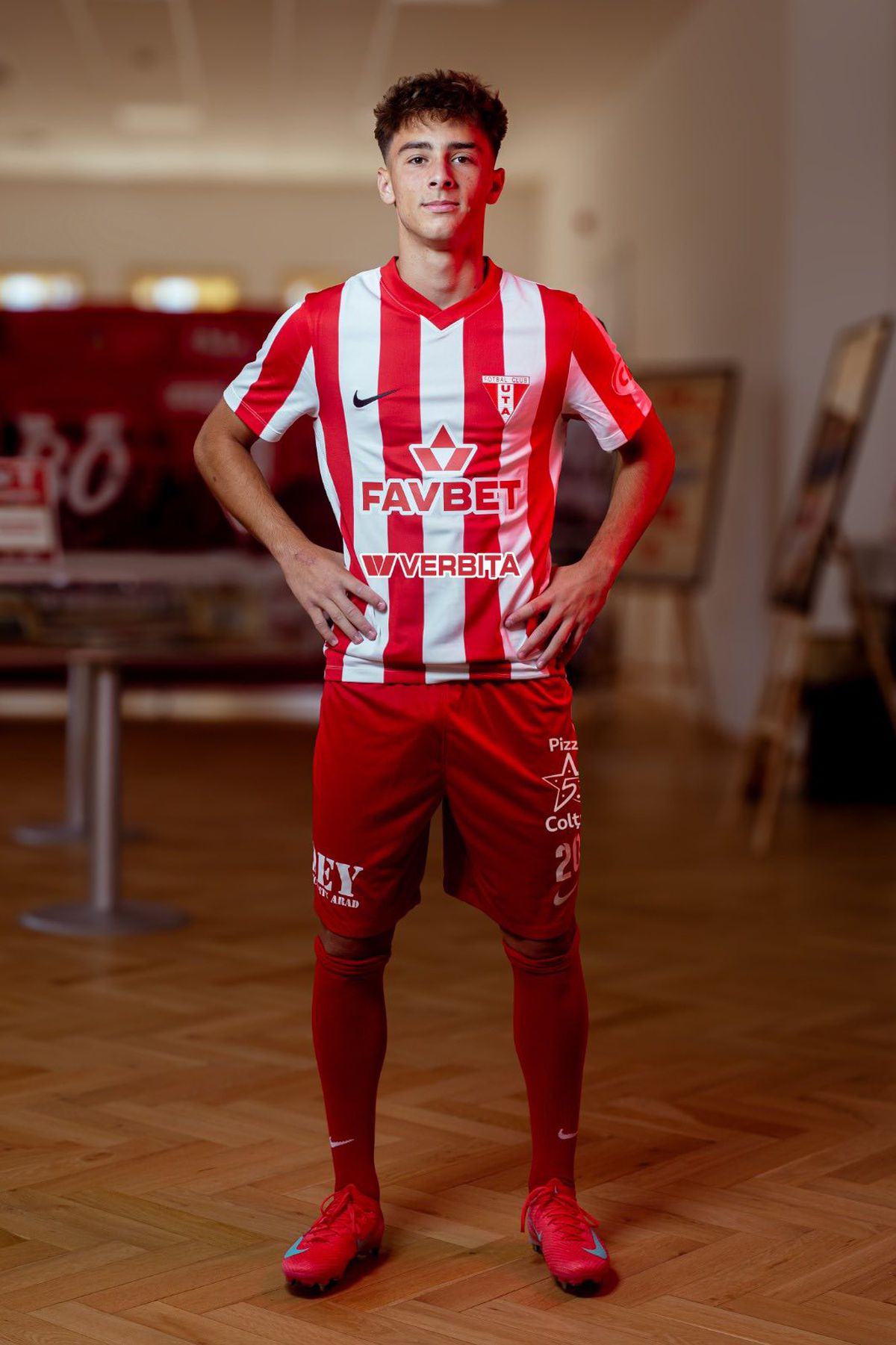 Au schimbat sponsorul tehnic și au cel mai apreciat echipament din Superliga: „În sfârșit! Tricouri de legendă!”