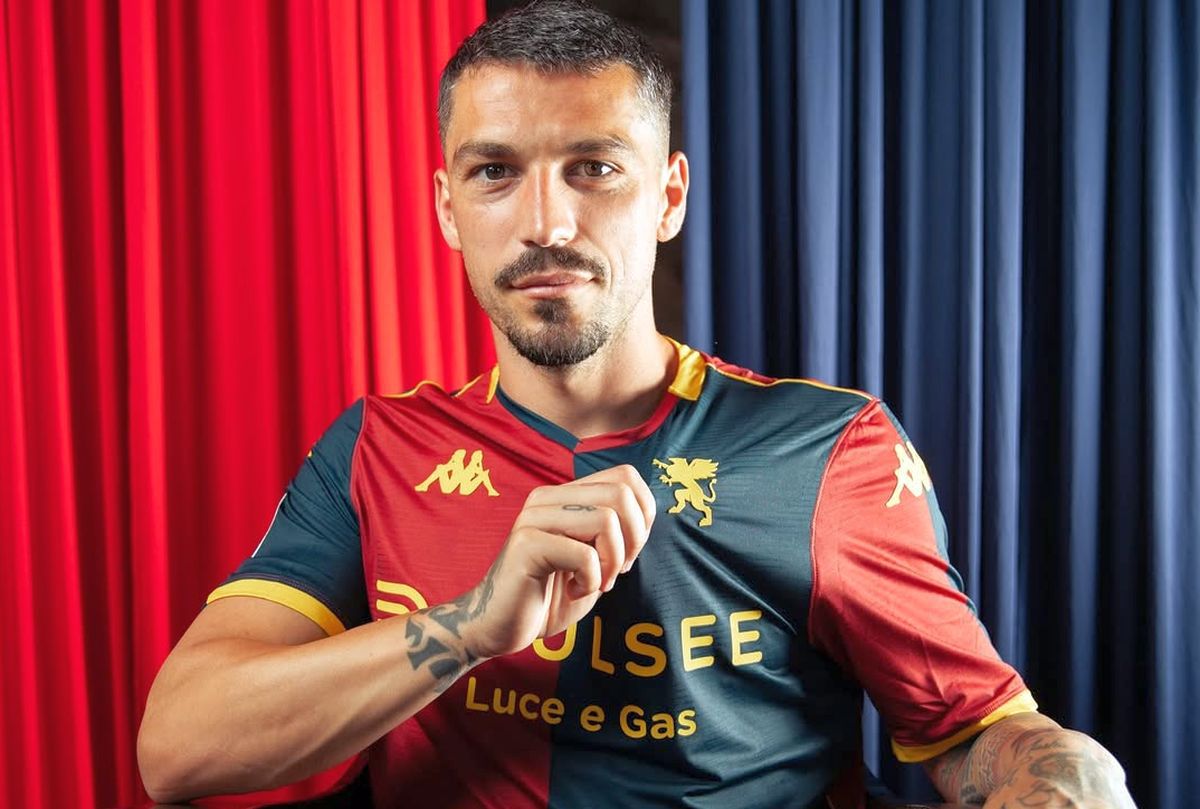 Stanciu, primele imagini cu echipamentul Genoa