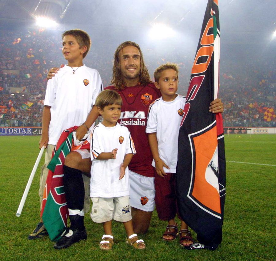 Batistuta, după cucerirea „Scudetto”-ului cu Roma „E leu, ăsta te devorează!” » Câți îl mai știți pe atacantul FABULOS care a marcat împotriva României, descoperit de nicăieri de „nebunul” Marcelo Bielsa? „NU-l lăsați să scape, e o binecuvântare!”