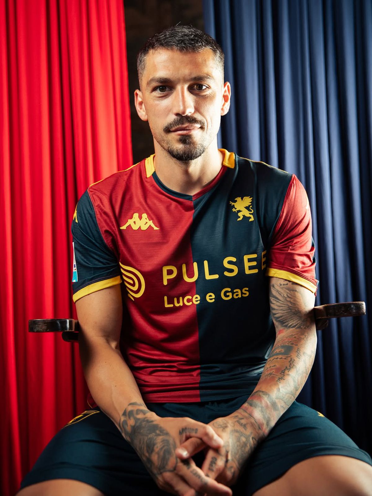 Stanciu, primele imagini cu echipamentul Genoa