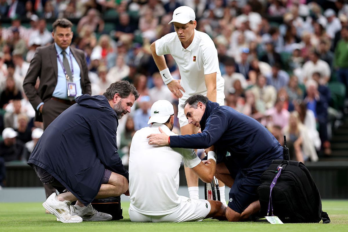 Grigor Dimitrov a abandonat meciul cu Jannik Sinner la Wimbledon