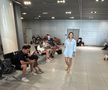Imaginile de pe aeroportul Otopeni, după ce zborul spre Larnaca a fost amânt ore în șir