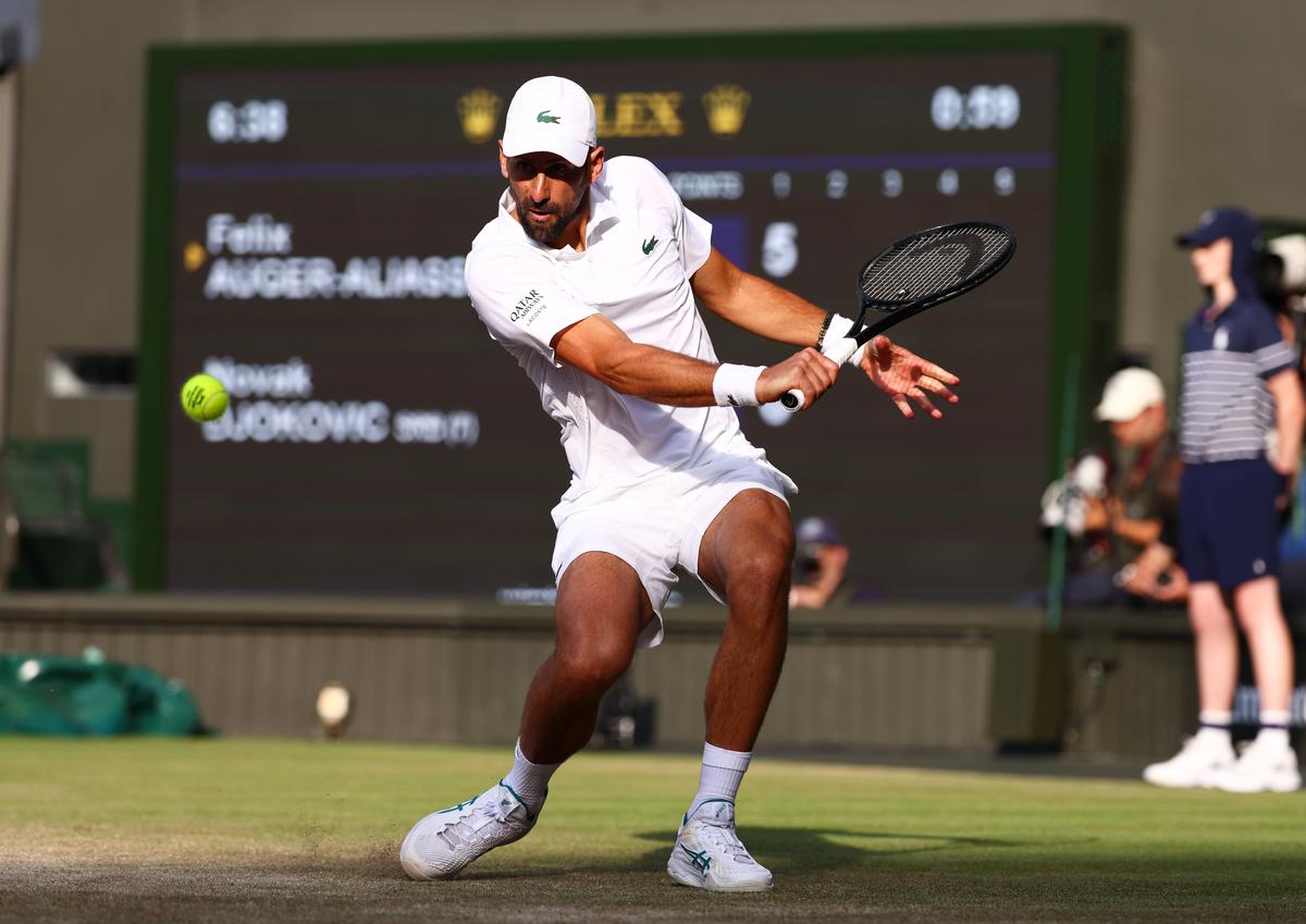 Novak Djokovic a stârnit râsete când a vorbit despre Messi, după maratonul epic de la Wimbledon: „Știți ce ar fi genial?”