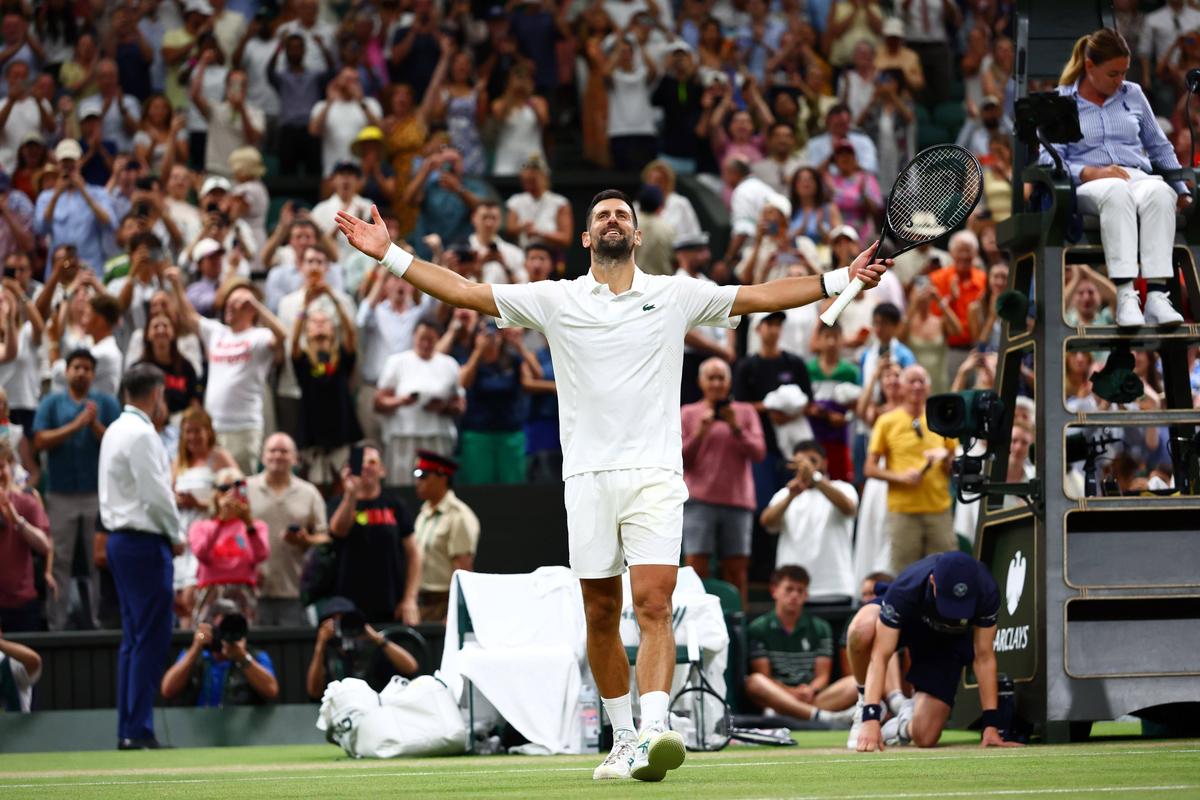 Novak Djokovic a stârnit râsete când a vorbit despre Messi, după maratonul epic de la Wimbledon: „Știți ce ar fi genial?”