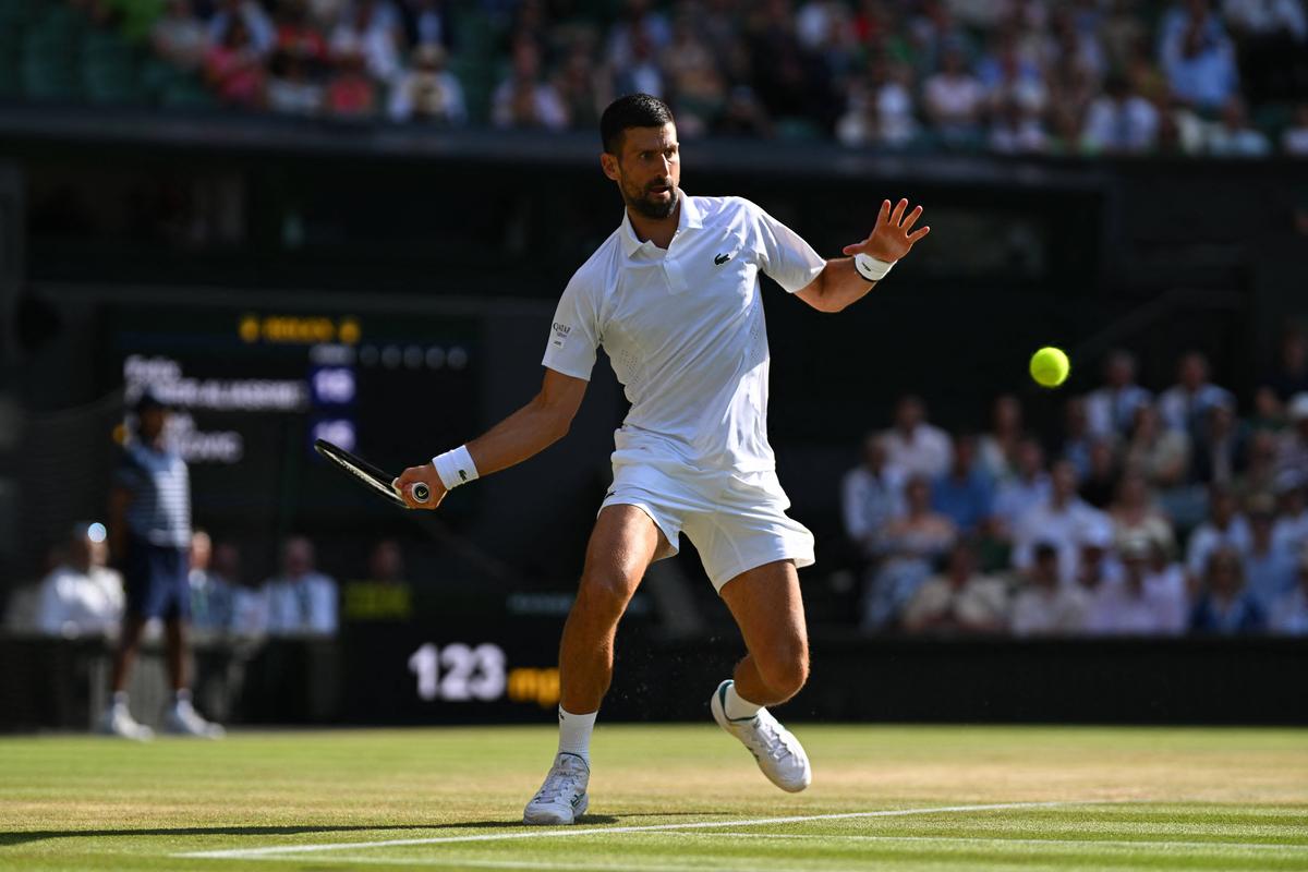Novak Djokovic a stârnit râsete când a vorbit despre Messi, după maratonul epic de la Wimbledon: „Știți ce ar fi genial?”