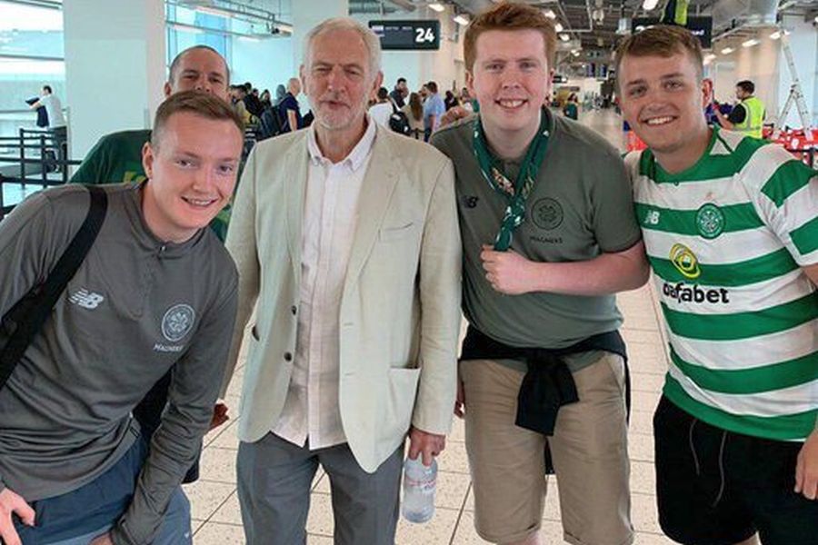 Apariție-surpriză la CFR - Celtic 1-1 » Liderul laburist Jeremy Corbyn a fost la meci! Ce jucător a remarcat politicianul + The Sun a titrat: „Autogol!”