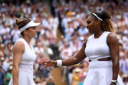 Simona Halep și Serena Williams într-o ipostază de anul trecut de la Wimbledon FOTO Guliver/GettyImages