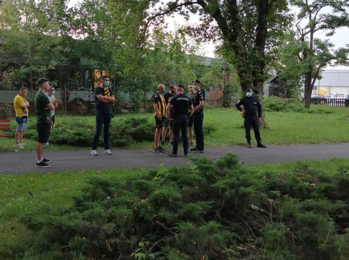 FOTO Reunire amânată la Brașov! Jandarmeria nu și-a dat acordul, din cauza numărului mare de fani