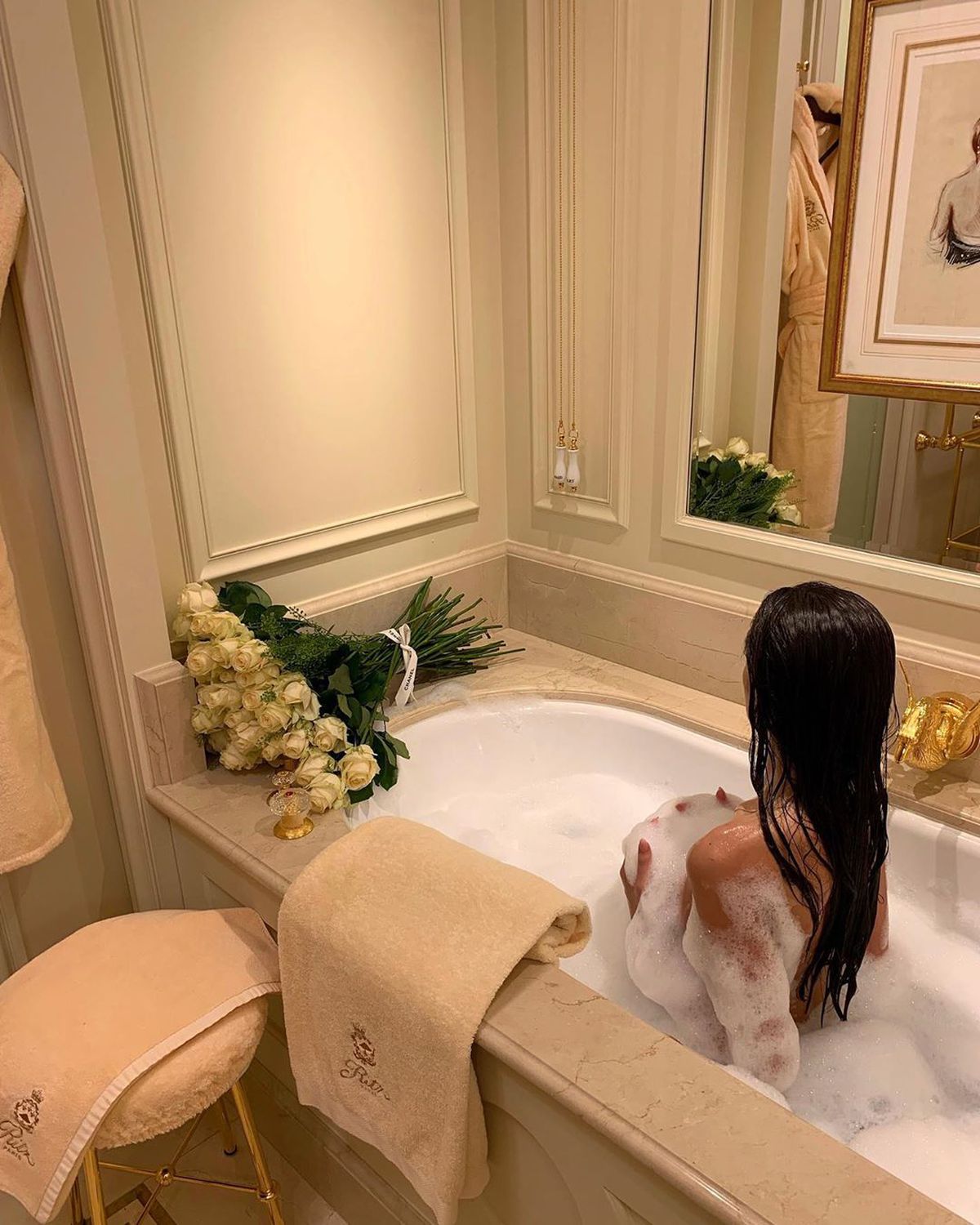 GALERIE FOTO Ea e BOMBA sexy pentru care Adi Popa a divorțat! Imagini incendiare din vacanță, de pe o insulă pustie