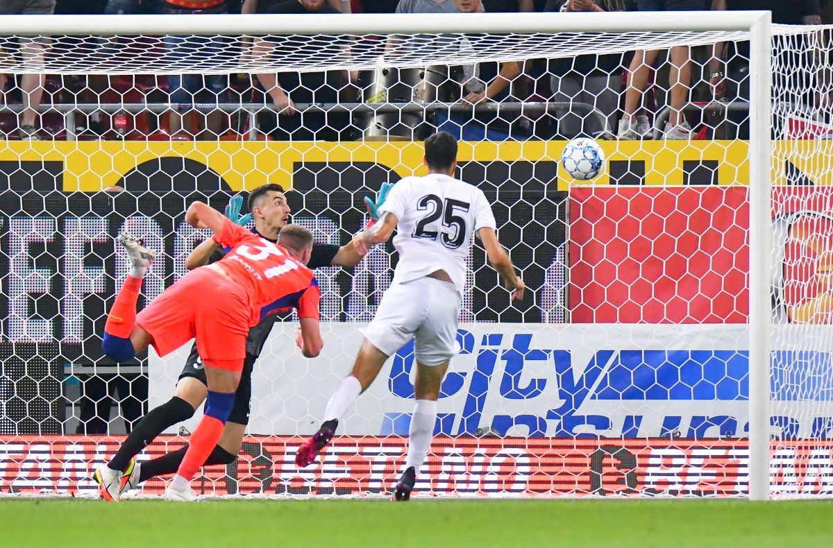 Tănase a semnat ca să plece! » Cum a fost convins să-și prelungească înțelegerea cu FCSB