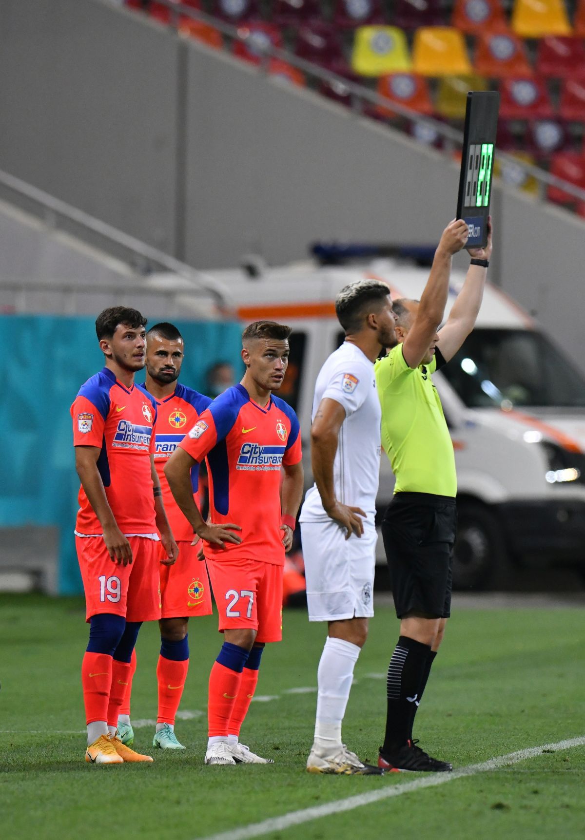 Tănase a semnat ca să plece! » Cum a fost convins să-și prelungească înțelegerea cu FCSB