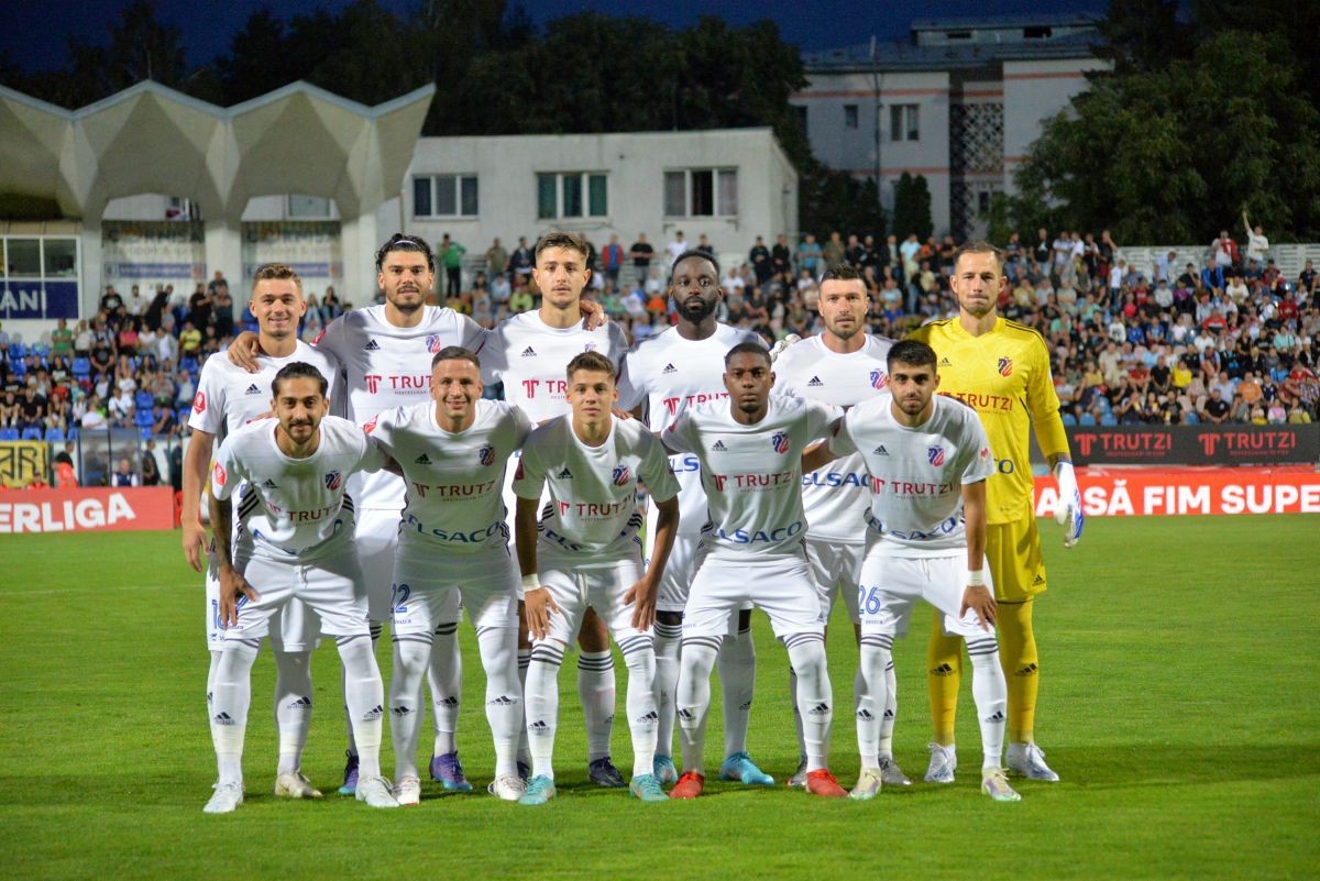 Clasament încins în Liga 1, după FC Botoșani - Farul » Primele 5 echipe, despărțite de un punct!