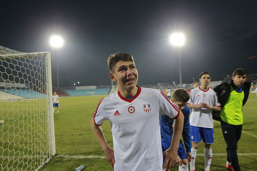 Imaginile cu Sefer plângând în hohote după retrogradarea Oțelului Bijutierul » Povestea lui Antonio Sefer, noul idol al Giuleștiului, care în urma cu 7 ani retrograda în Liga 3