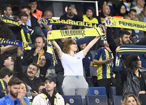 A venit nota de plată! Ce sancțiune a primit Fenerbahce după ce fanii au scandat numele lui Vladimir Putin