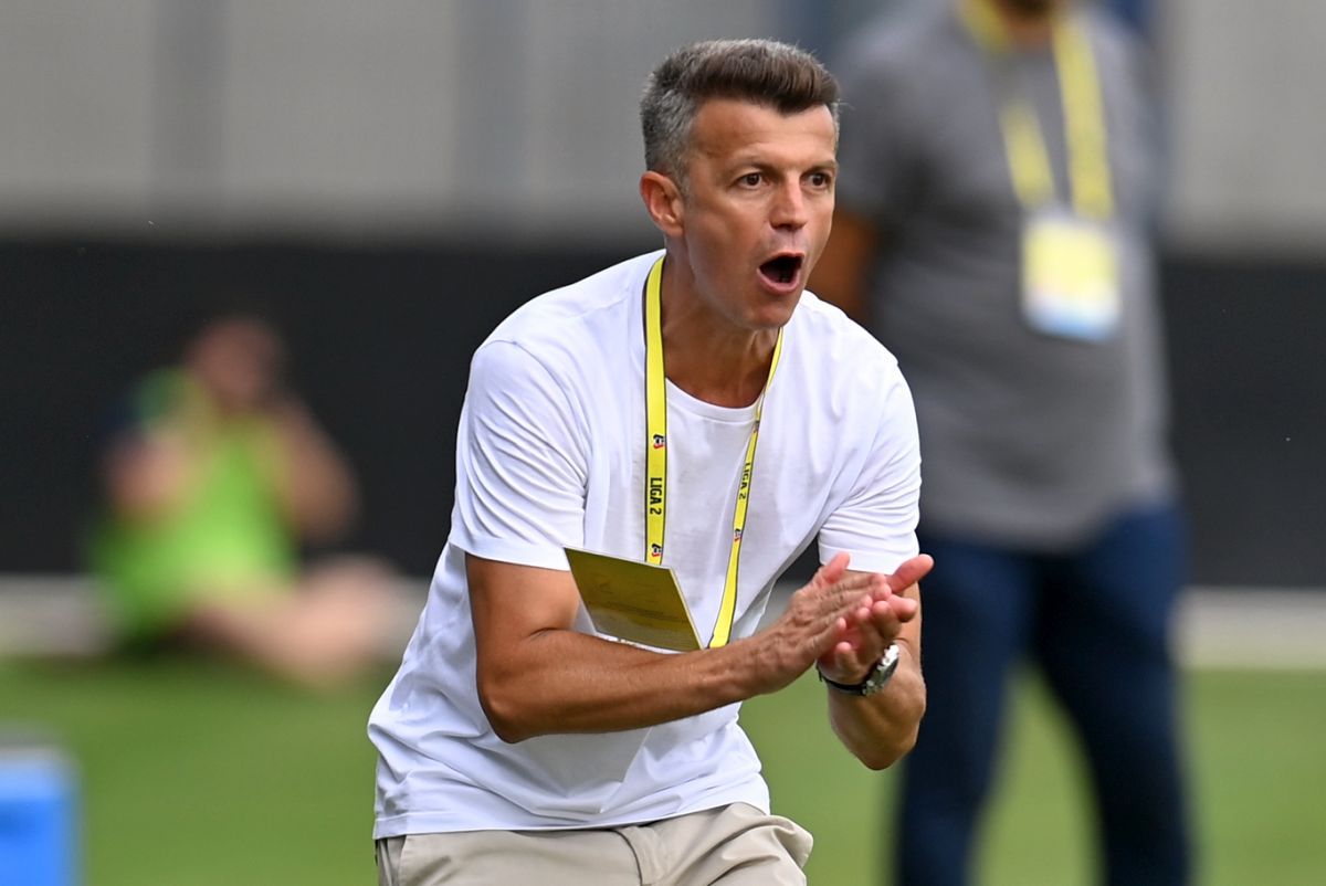 Răsturnare de situație la Dinamo: Burcă i-a spus că nu mai contează pe el, dar poate continua la echipă