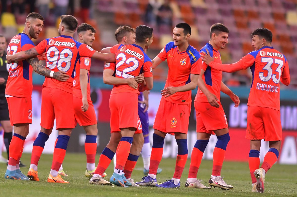 Vești proaste despre starea de sănătate a unui titular de la FCSB: „Sunt şanse foarte mari să aibă ligamentele rupte”