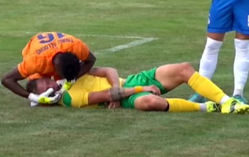 „Există și riscul să nu se mai trezească” » Fotbalistul olandez prăbușit în timpul meciului este în stare extrem de gravă la Chișinău