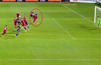 Fază la limită în Chindia - CSA Steaua » „Militarii” au egalat în minutul 90+7 dintr-o poziție suspectă de ofsaid