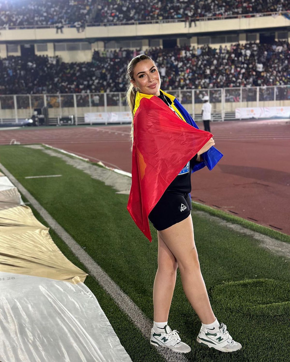 FOTO Anamaria Prodan se laudă cu fiica cea mică » Imagini provocatoare cu senzuala Sarah