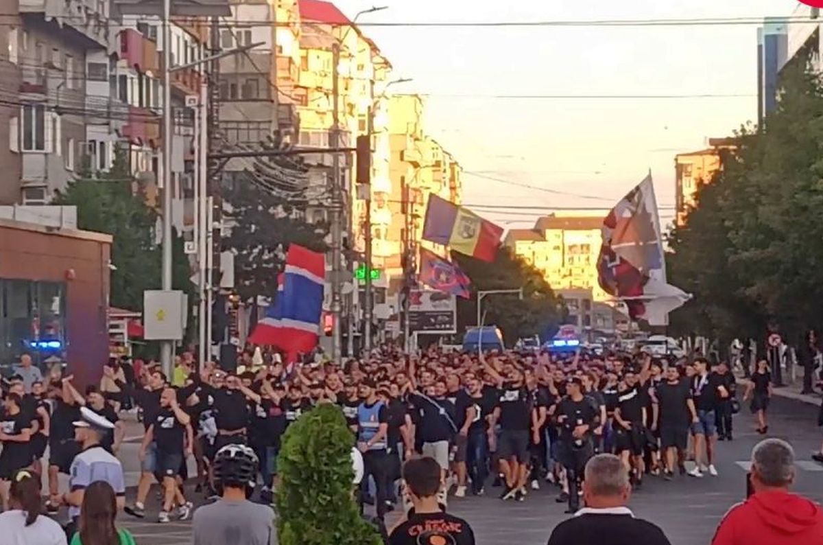 Peluza Sud Steaua, la datorie la Chindia - Steaua: ultrașii au luat cu asalt Târgoviște