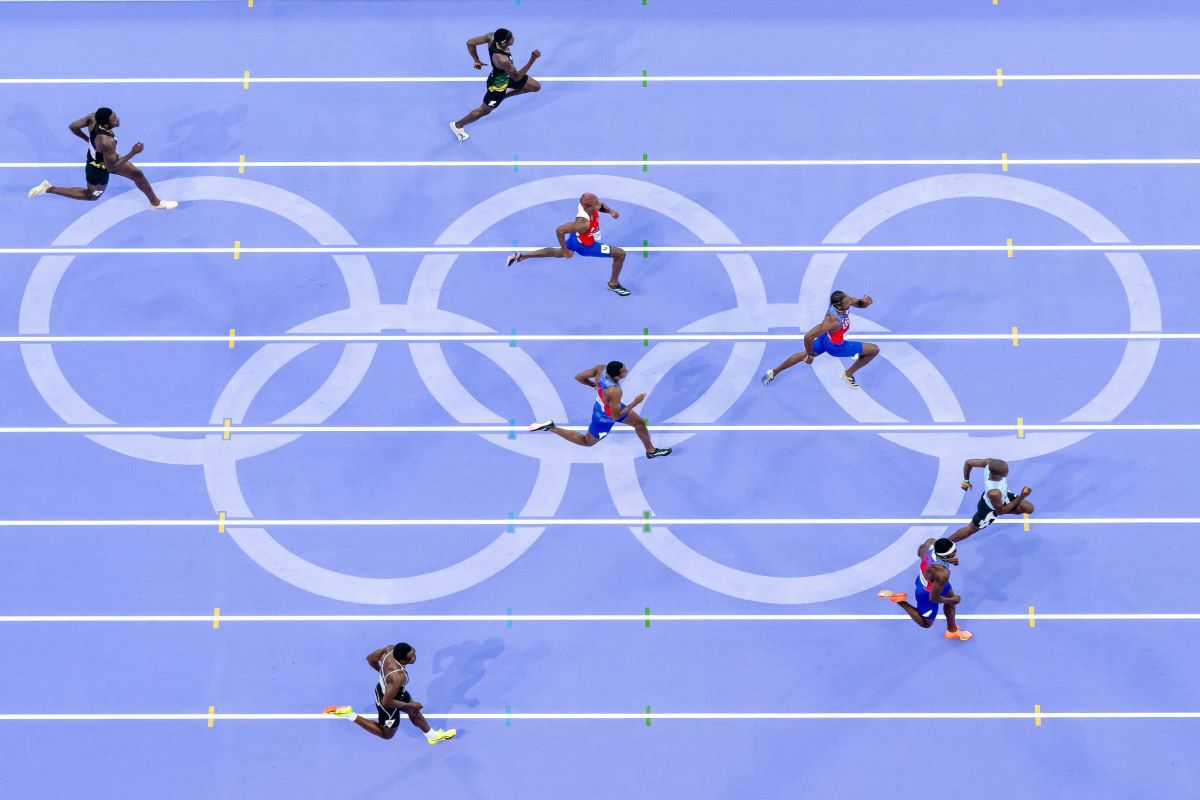 Letsile Tebogo câștigă finala de 200 m pe Stade de France, primul aur olimpic din istoria Botswanei! » Americanul Noah Lyles a fost scos în scaun cu rotile după probă