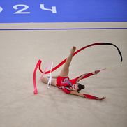 Annaliese Drăgan, în calificările de la gimnastică ritmică, în Arena Porte de La Chapelle din Paris / FOTO: Raed Krishan (GSP.ro)