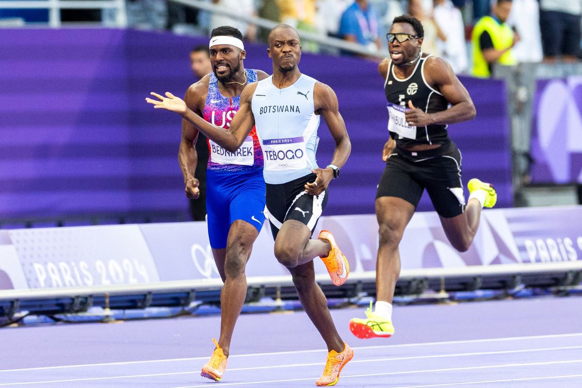 Letsile Tebogo câștigă finala de 200 m pe Stade de France, primul aur olimpic din istoria Botswanei! » Americanul Noah Lyles a fost scos în scaun cu rotile după probă