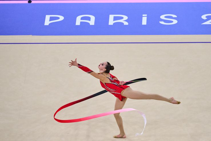 Annaliese Drăgan, în calificările de la gimnastică ritmică, în Arena Porte de La Chapelle din Paris / FOTO: Raed Krishan (GSP.ro)