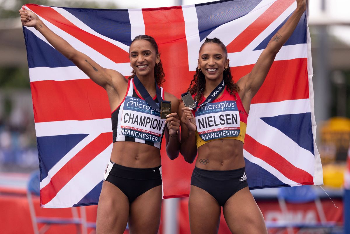 „Am terminat unele curse fără să-mi mai simt o parte din corp” » Cum se luptă două atlete-surori cu scleroza multiplă