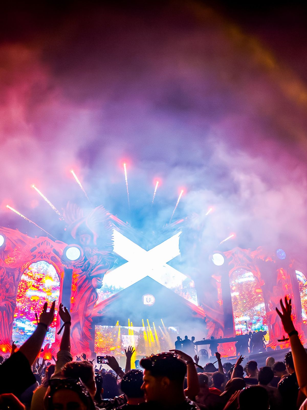 Untold a transformat Cluj Arena! Imagini spectaculoase din prima zi a festivalului