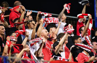 Ultrașii lui Dinamo l-au înjurat pe Ion Iliescu » „Imnul Golanilor”, cântat înainte de meciul cu Metaloglobus