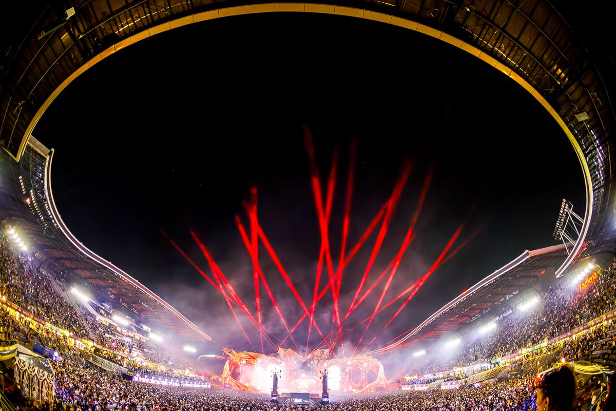 Untold a transformat Cluj Arena! Imagini spectaculoase din prima zi a festivalului