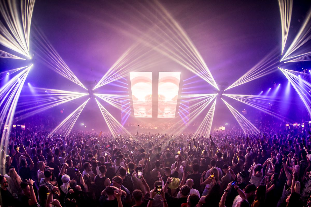 Untold a transformat Cluj Arena! Imagini spectaculoase din prima zi a festivalului