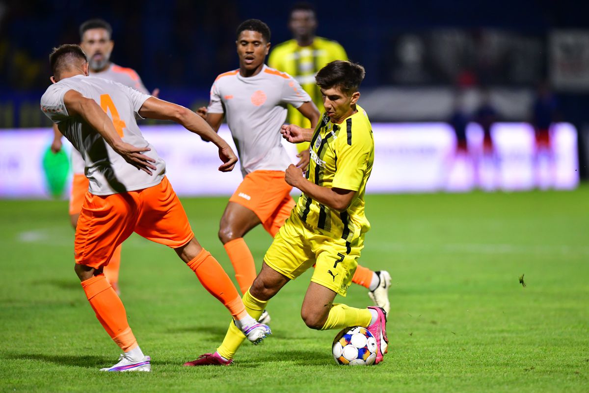 Metaloglobus - Dinamo 0-1 » Cîrjan și o repriză-n van. Joc slab, dar „câinii” leagă în premieră două victorii în acest sezon! Clasamentul