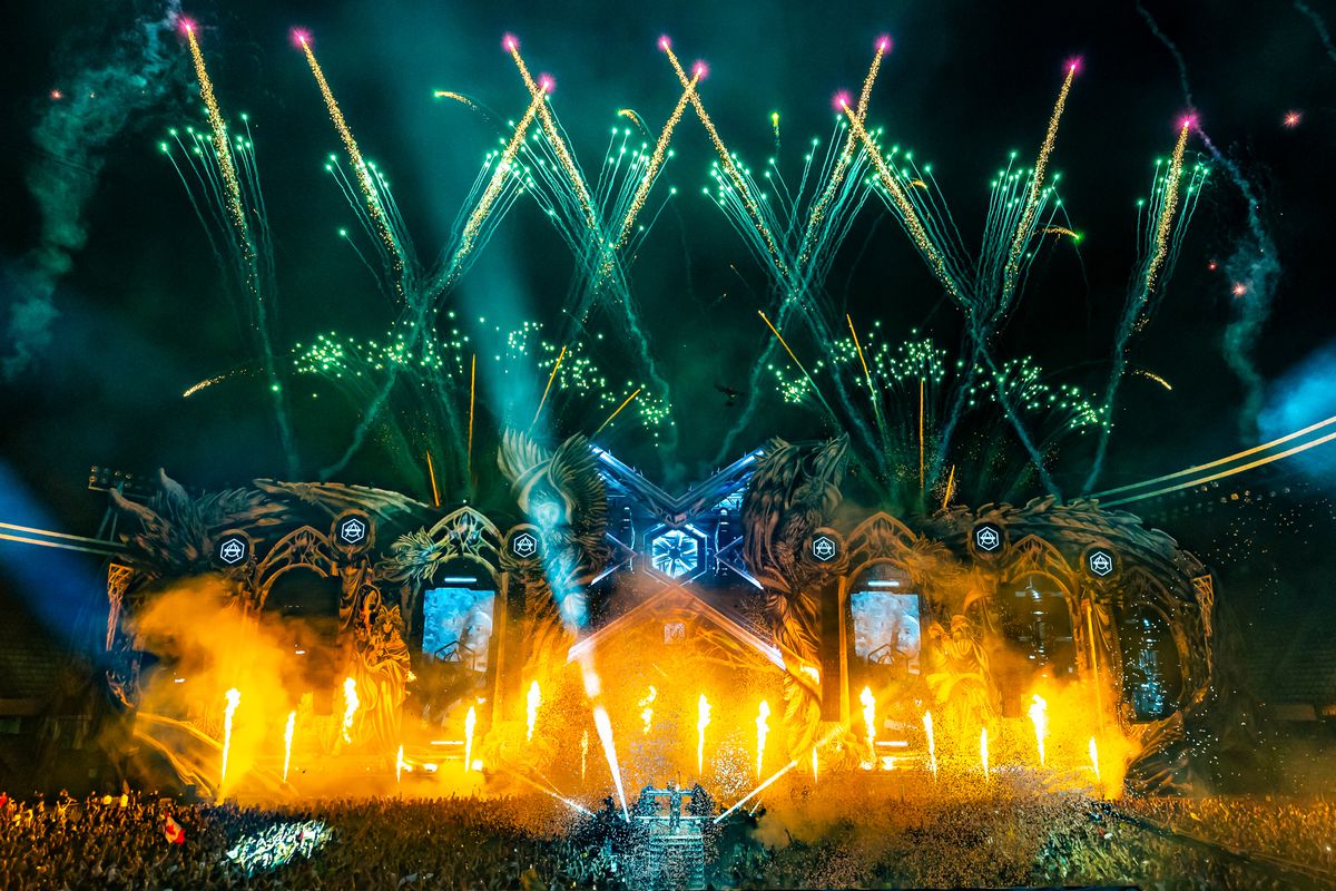 Untold a transformat Cluj Arena! Imagini spectaculoase din prima zi a festivalului