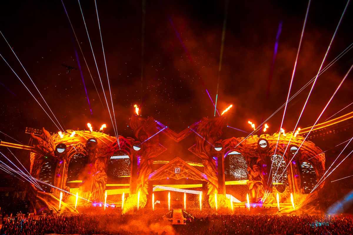 Untold a transformat Cluj Arena! Imagini spectaculoase din prima zi a festivalului