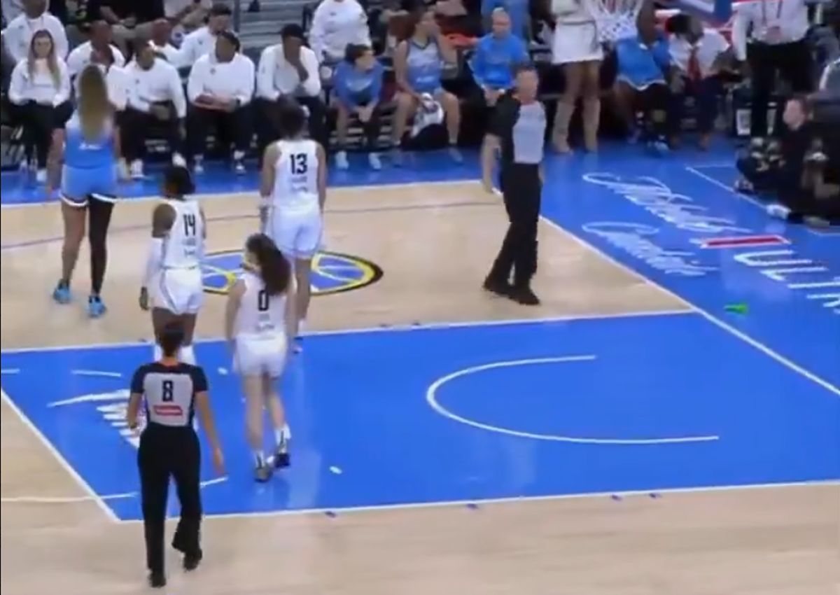 Adevărul din spatele jucăriilor sexuale aruncate pe parchet la meciurile din baschetul feminin american: „Avem planificate multe lucruri distractive”