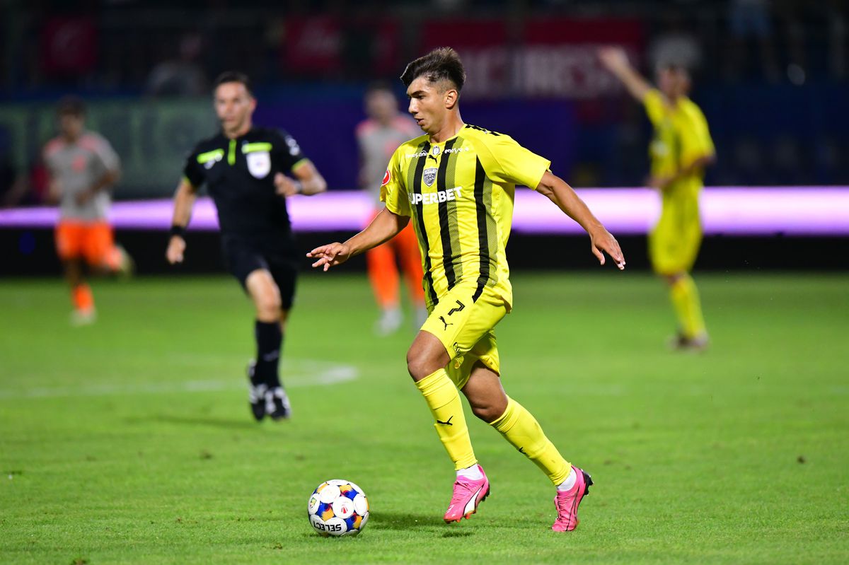 Debutantul de 19 ani al lui Dinamo: „Un sentiment unic! Am încercat să aduc plusvaloare”