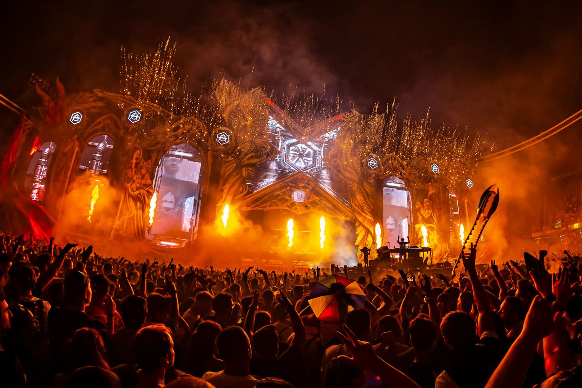 Untold a transformat Cluj Arena! Imagini spectaculoase din prima zi a festivalului