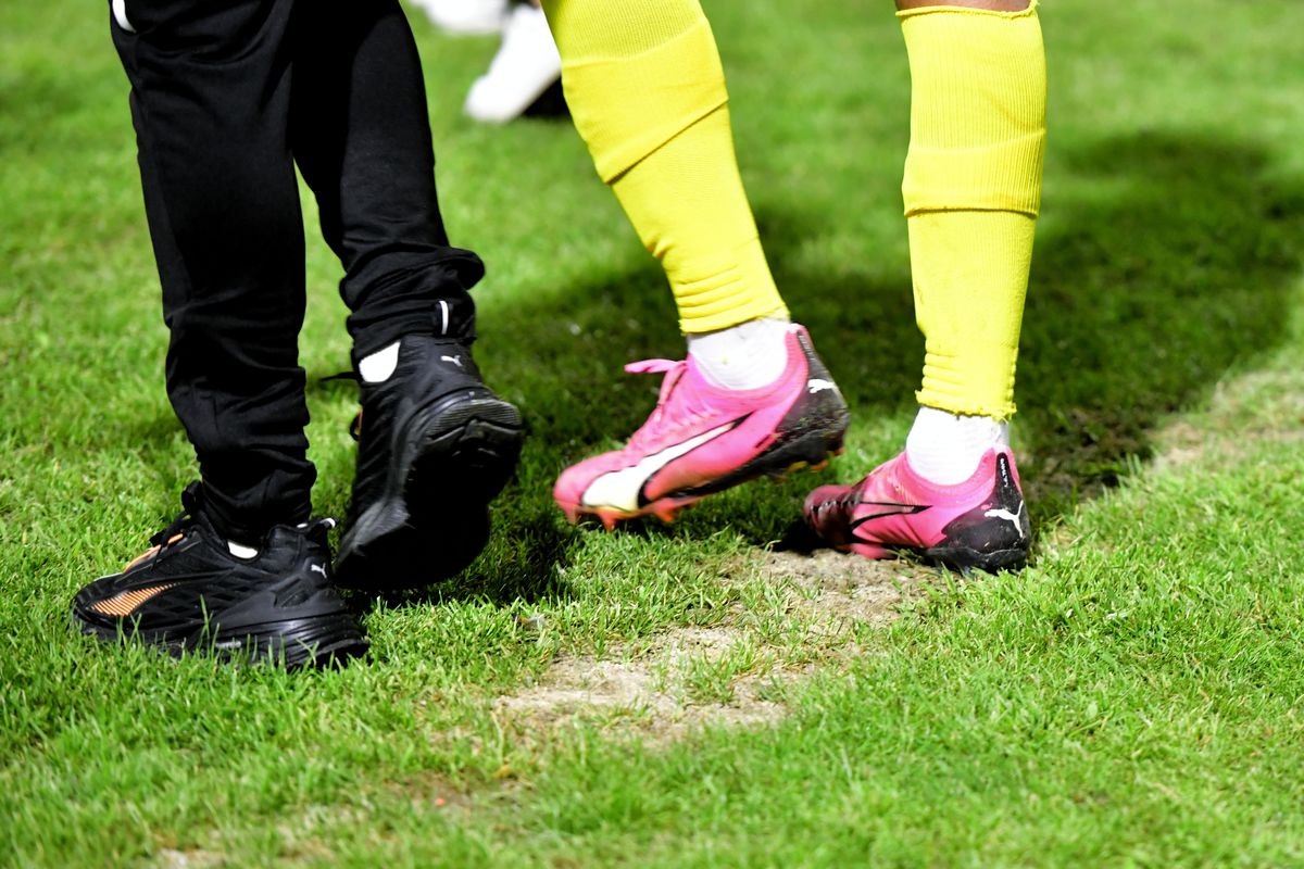 Gol anulat în Metaloglobus - Dinamo ca urmare a intervenției VAR