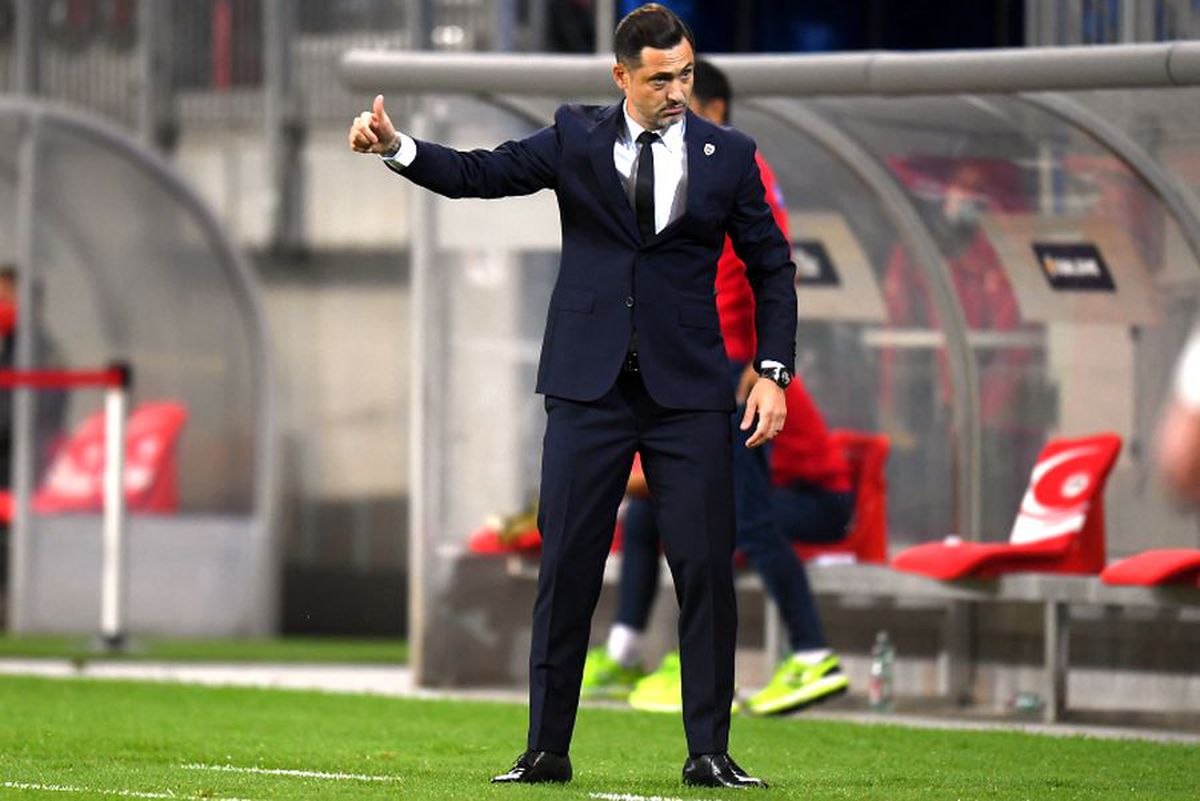 VIDEO EXCLUSIV Un antrenor român, deranjat la culme de Mirel Rădoi: „Servilismul ăsta nu îmi place! Să terminăm cu românismele astea”