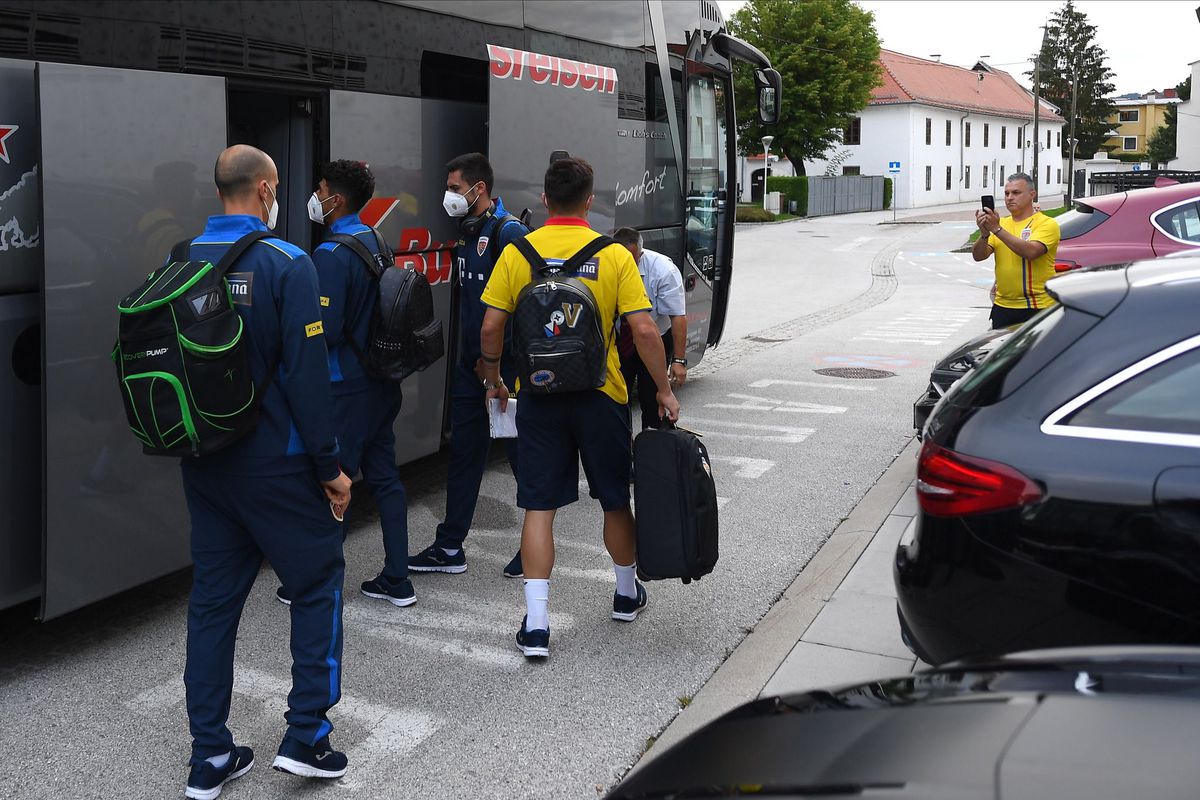 VIDEO Românii din Klagenfurt i-au așteptat pe „tricolori”: „Ne-ați făcut să ne simțim iar mândri! Austriecii erau șocați”