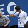 Novak Djokovic și Laura Clark, arbitrul lovit de sârb cu mingea // foto: reuters