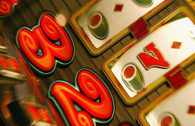 EXCLUSIV VIDEO Interviu zguduitor cu fost arbitru FIFA: „Mi-am pierdut familia. Mă refugiasem în «păcănele», iar o angajată m-a pârât”