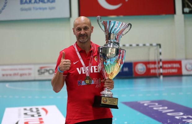 Costică Buceschi vorbește despre experiența de a antrena în Turcia: „Vor să ajungă să câștige Liga Campionilor!”