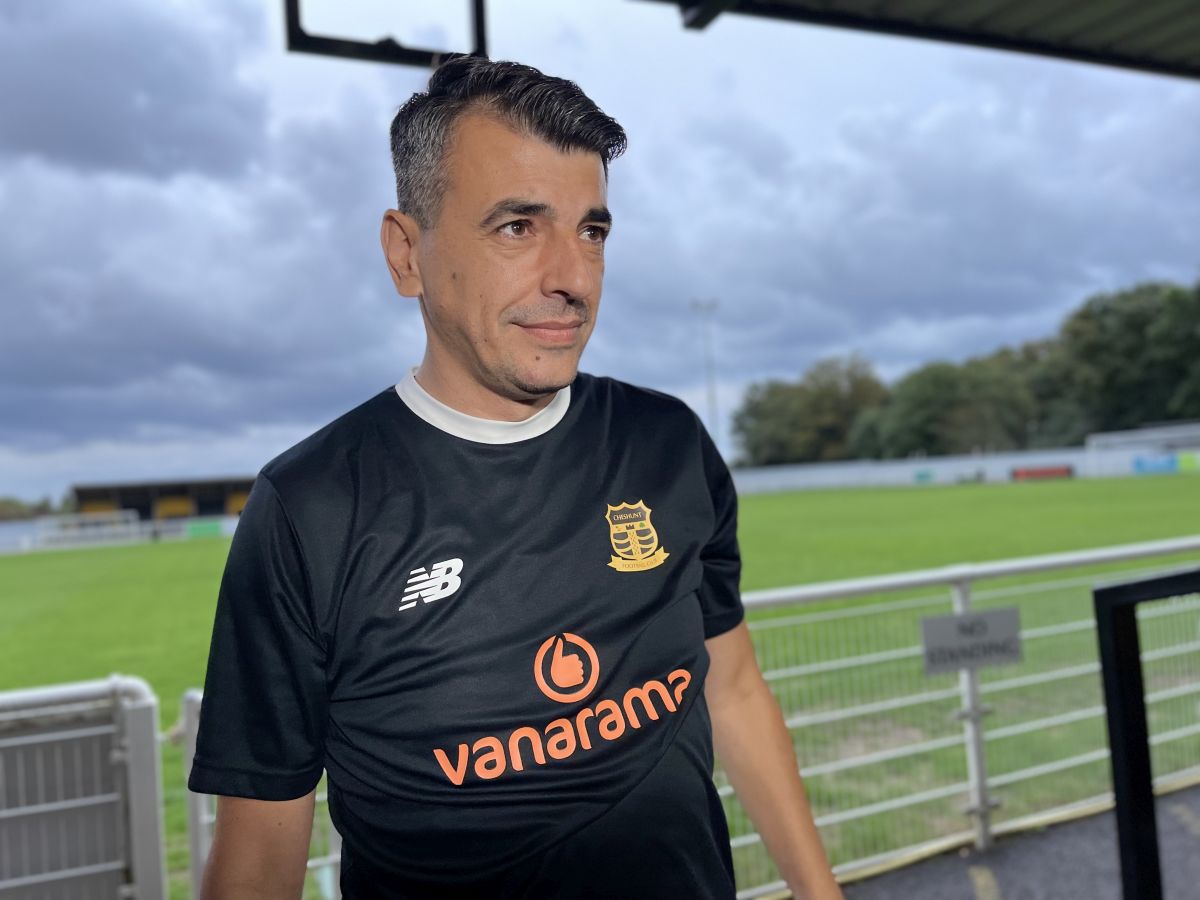 Un român e manager la un club din Liga a 6-a engleză și e convins: „Vin cel puțin 5.000 de români la West Ham - FCSB!”